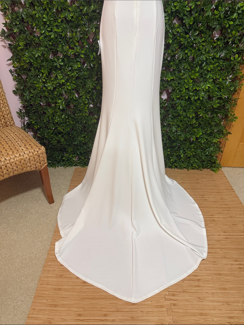 NWT-Idyllic Perfection White Plunge Sleeveless Mermaid Maxi Dress - Picture 12 of 15